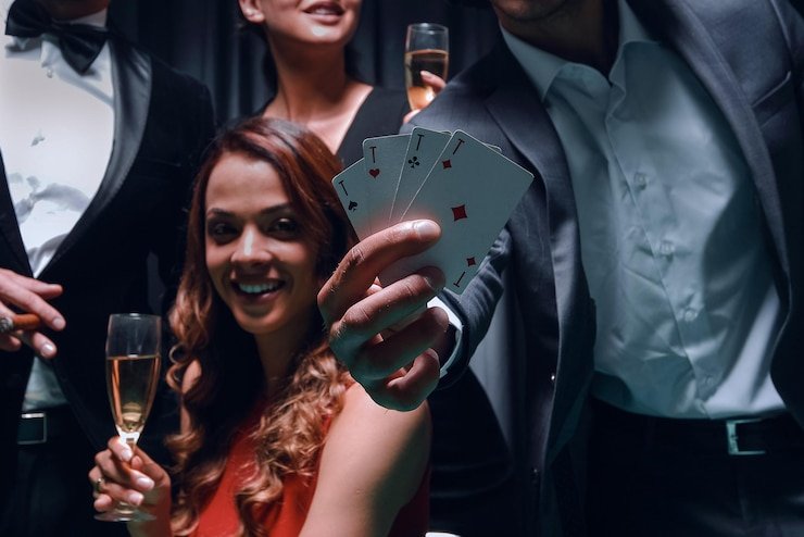 Antarmuka aplikasi ombak126 menampilkan permainan slot dan pasar olahraga